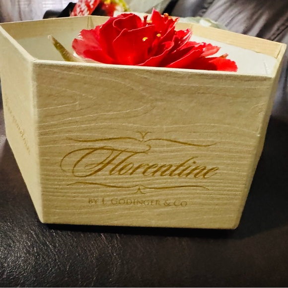 Gorgeous Rose Fine Porcelain🥰 - Picture 7 of 8